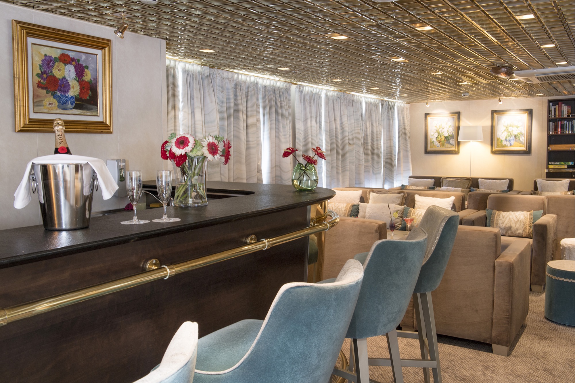 CroisiEurope MS LA Belle de'Adriatique Lounge Bar 2.jpg